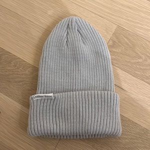 Outdoor voices beanie in gray